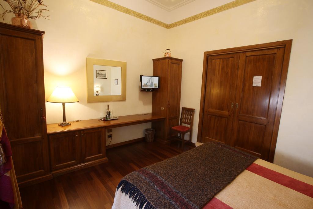 Couette-café Al Colonnato Di San Pietro 3*