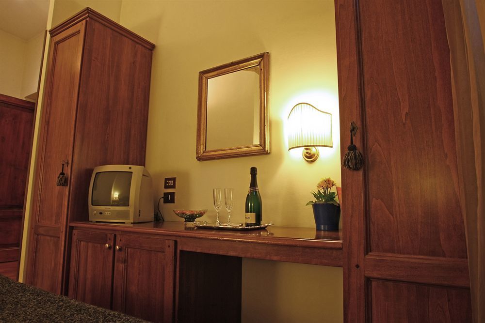 Couette-café Al Colonnato Di San Pietro 3*